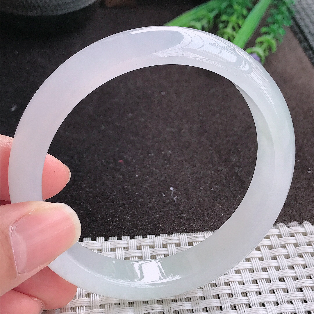 实拍A货翡翠61.5/13.4/8老坑冰透果冻胶白冰手镯宽边玉镯手环