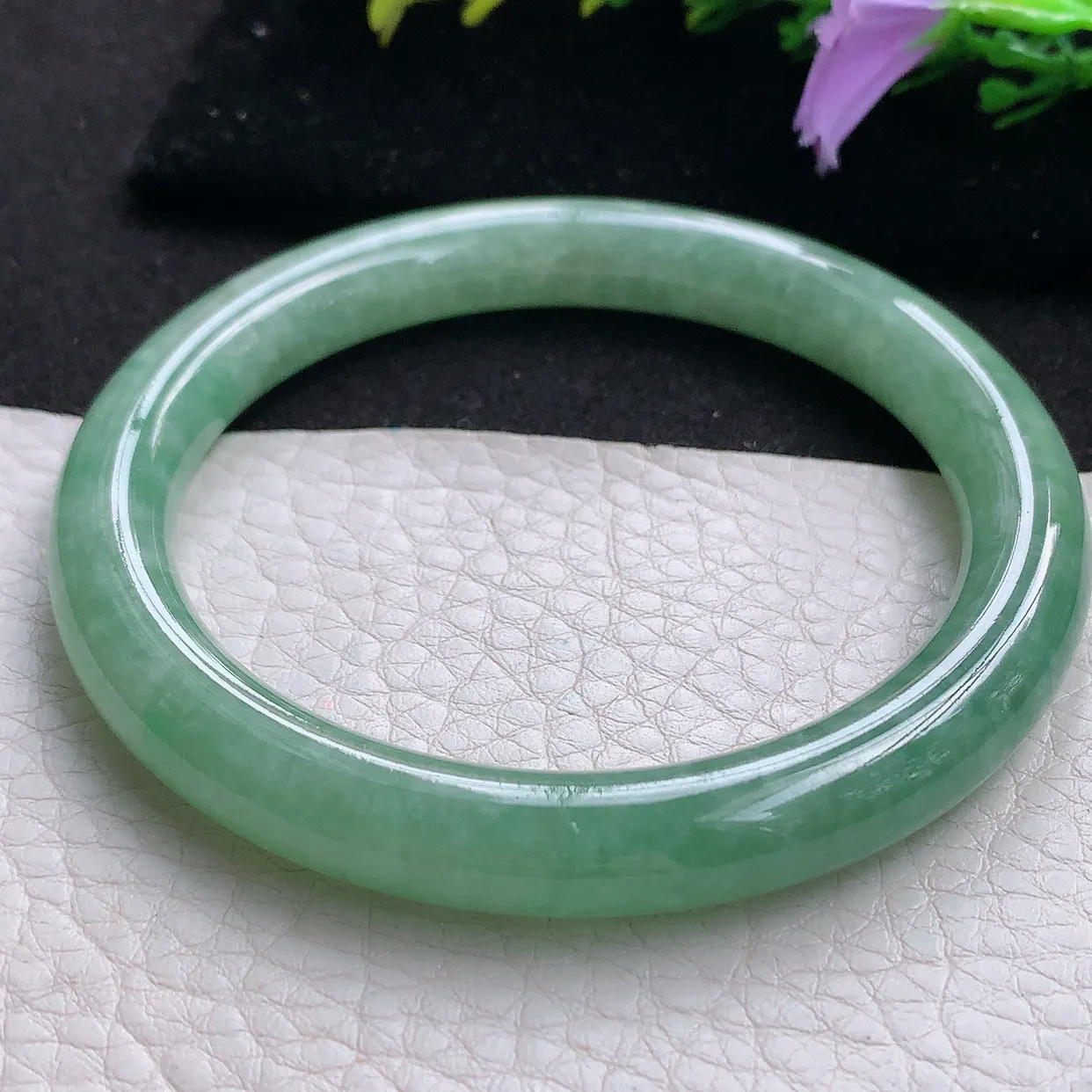 xx实拍59*9美人镯 天然翡翠A货满绿水润圆条玉手环 叮当镯