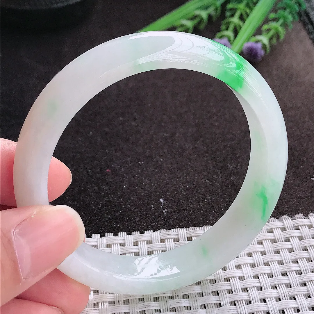 实拍A货翡翠57/12.7/8.1老坑冰胶水灵飘阳绿手镯宽边玉镯手环