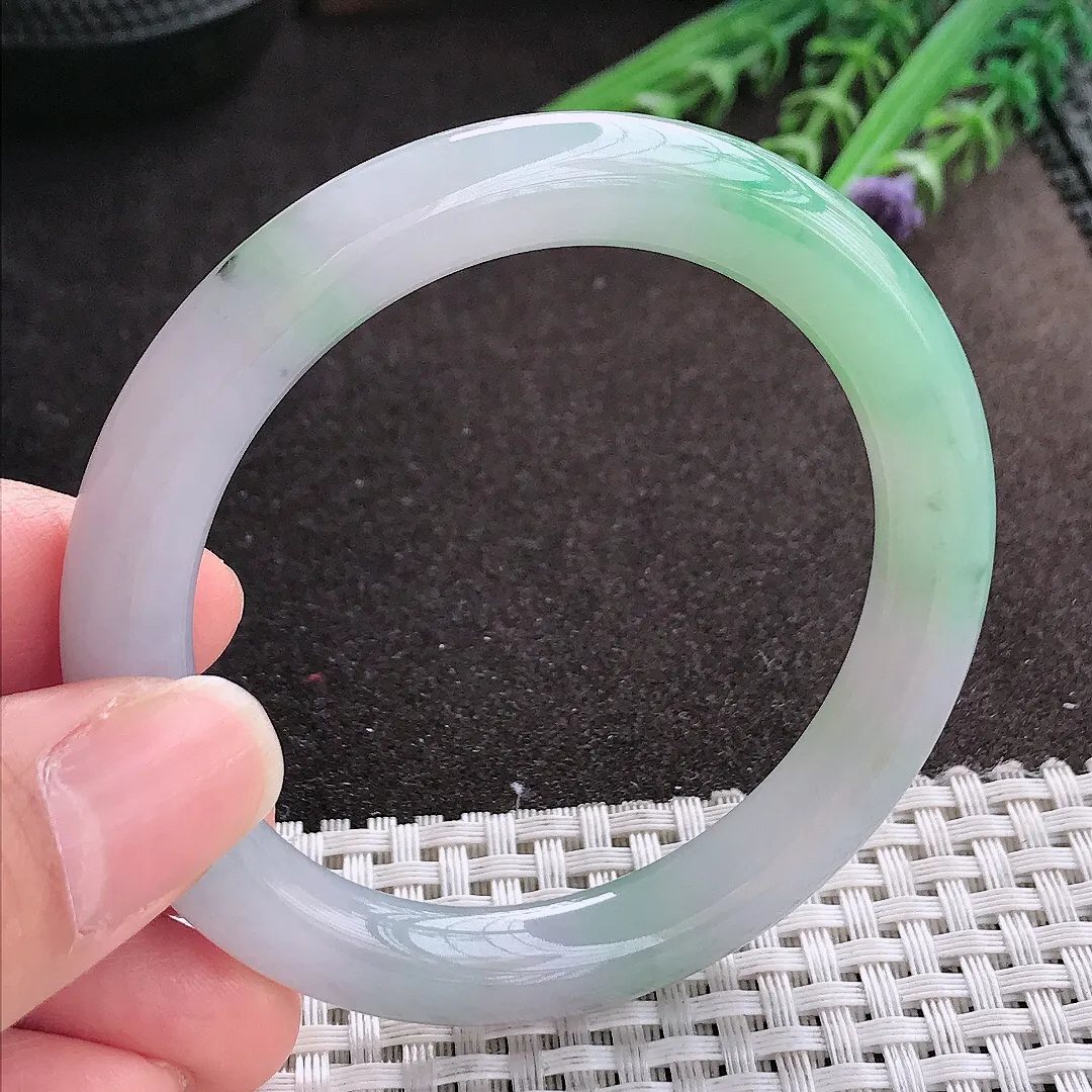 实拍A货翡翠54/8.7/9.2老坑冰润起胶飘绿圆条手镯玉镯手环