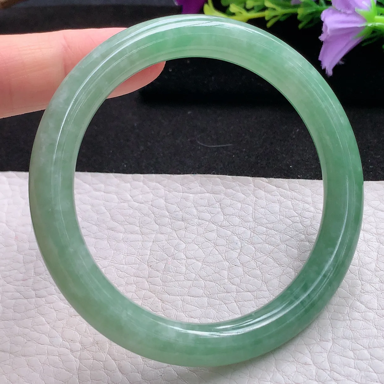 xx实拍59*9美人镯 天然翡翠A货满绿水润圆条玉手环 叮当镯