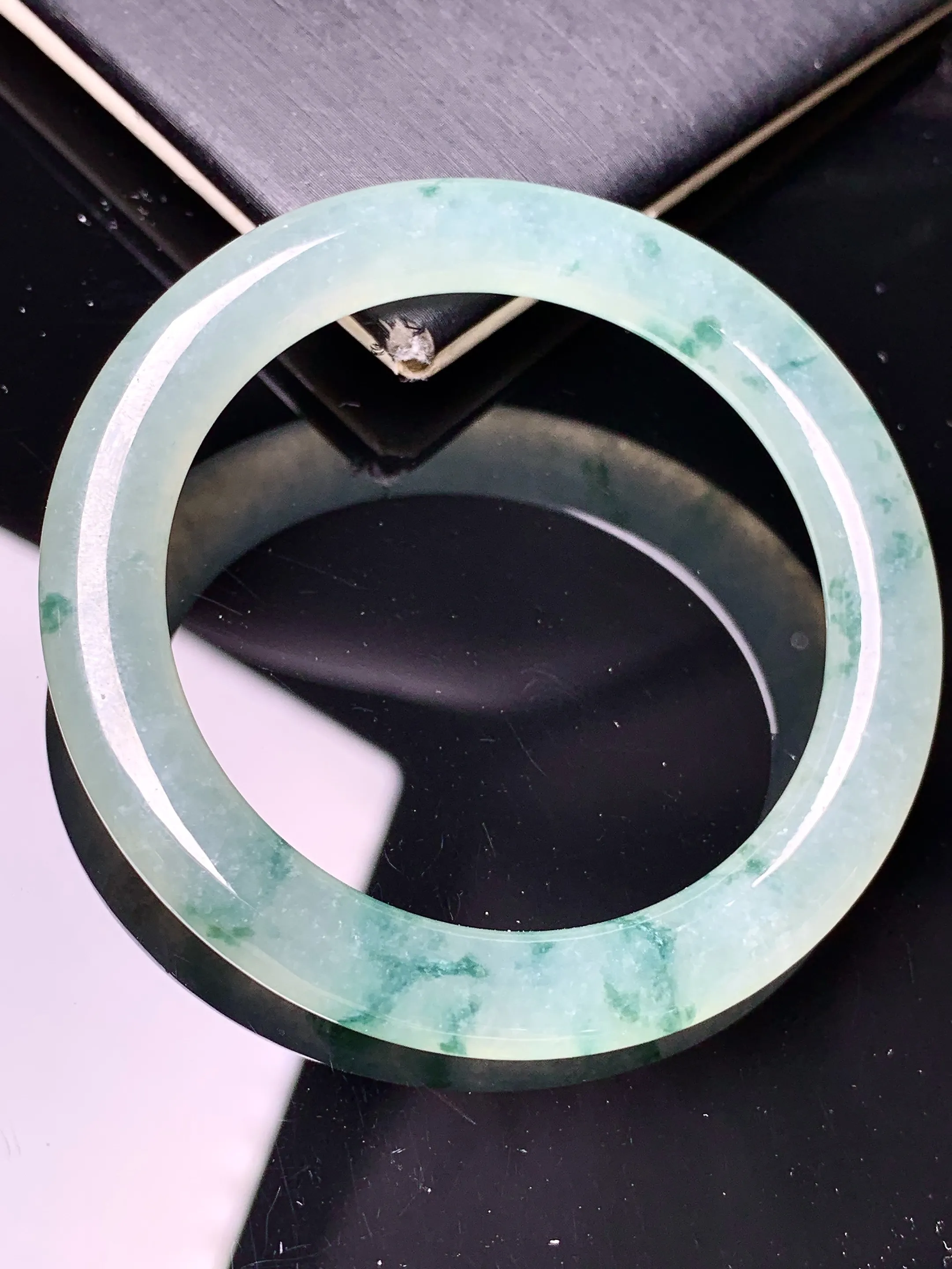 飘花平安环吊坠 玉质细腻 色泽清新艳丽 整体尺寸53*5.8*6.6