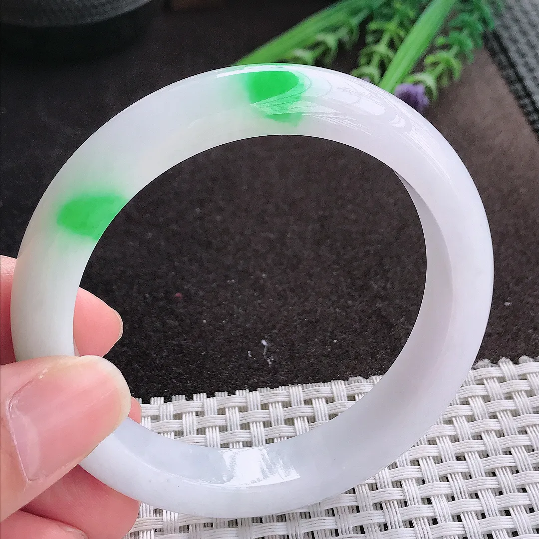 实拍A货翡翠58.5/12.5/8.8老坑冰润翠阳绿白底青手镯宽边玉镯手环