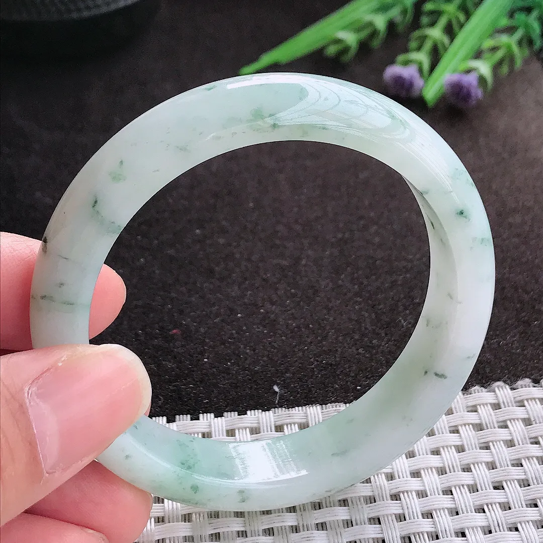 实拍A货翡翠54/13/7.7老坑精美秀气飘花手镯宽边玉镯手环