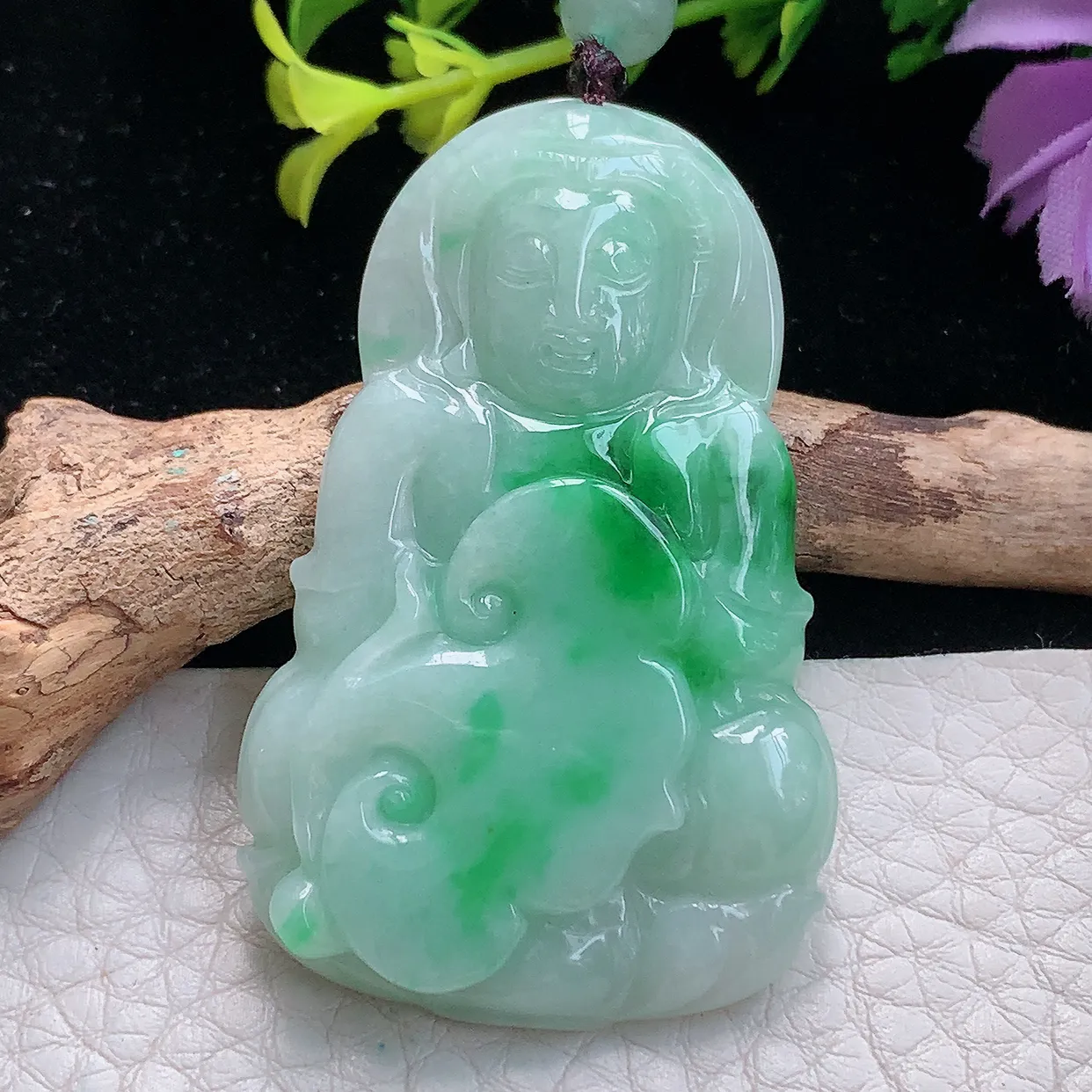 zen实拍49.3*31.5*6缅甸天然翡翠飘辣绿观音玉吊坠 玉挂件