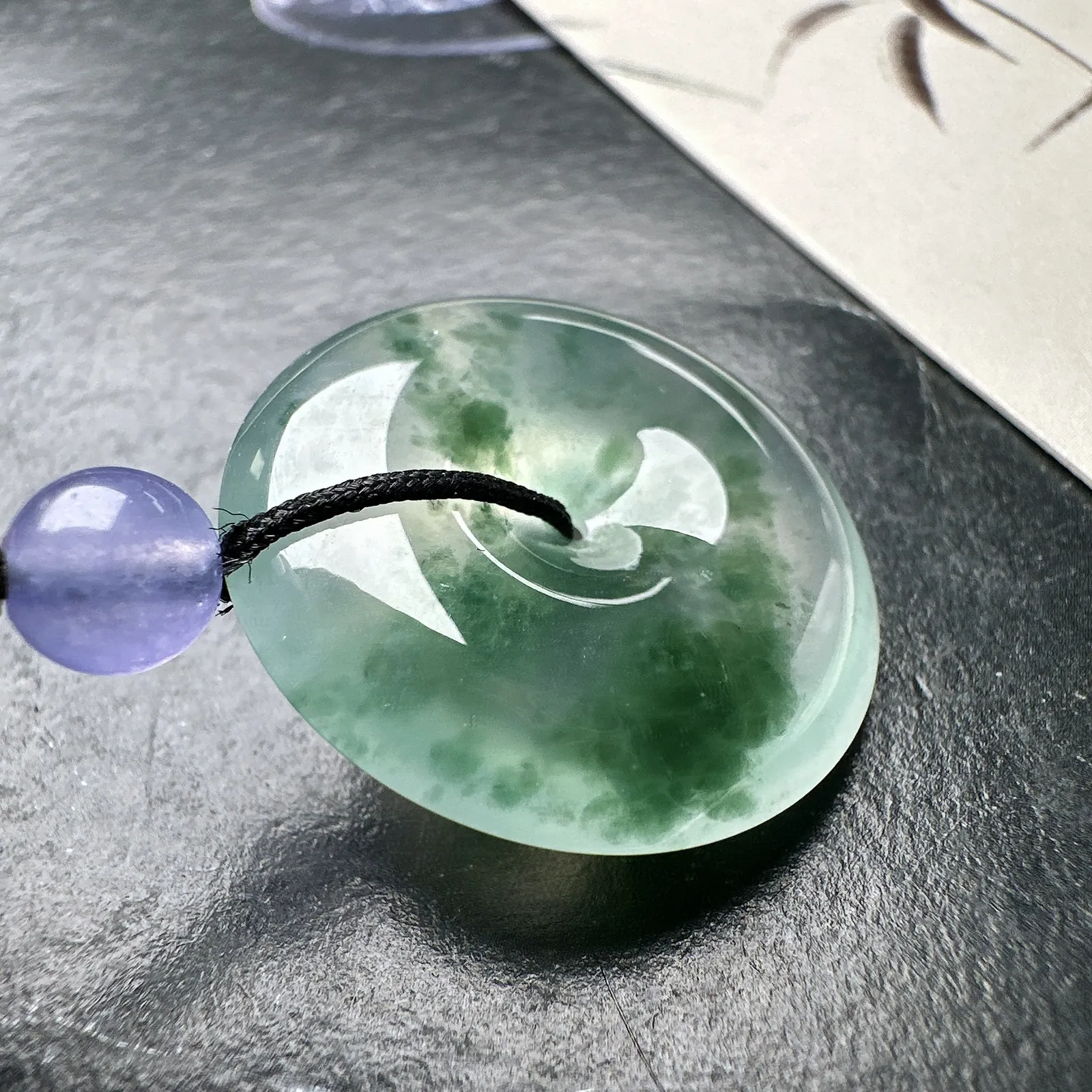 【冰种飘花平安扣】质地细腻，品质很好，冰感十足，胶感明显，收藏品质