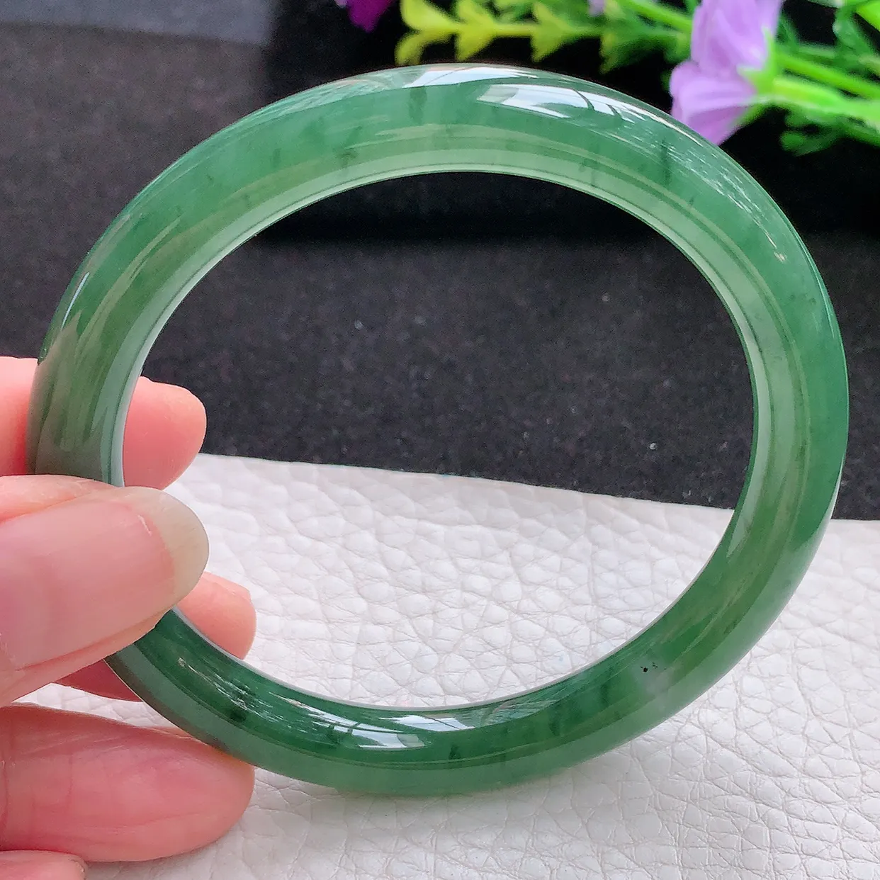 hy实拍58*8.4美人镯 天然翡翠A货手镯冰菠菜绿圆条玉镯子 叮当镯