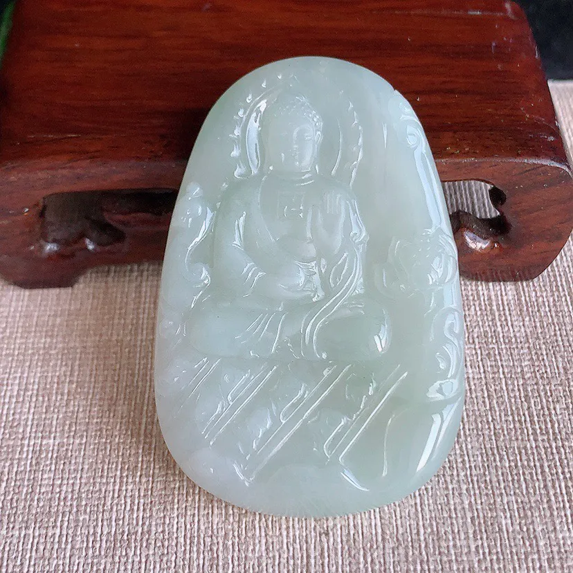 a货翡翠冰润晴底大日如来吊坠 尺寸60×39.4×6.2mm 重量35.10g 1230