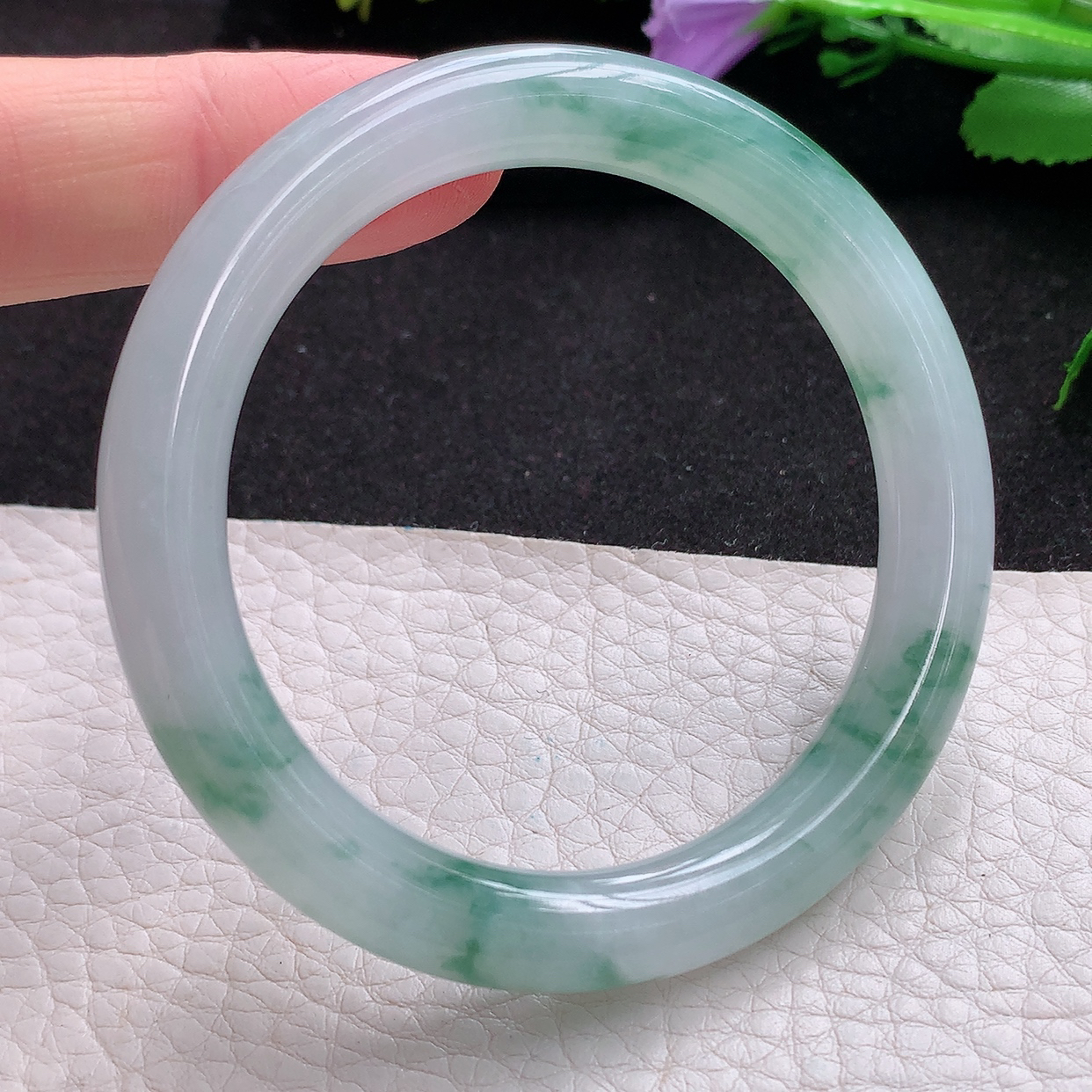 yh小圈口51*8.5美人镯 天然翡翠A货飘花玉手镯秀气水润圆条玉手环