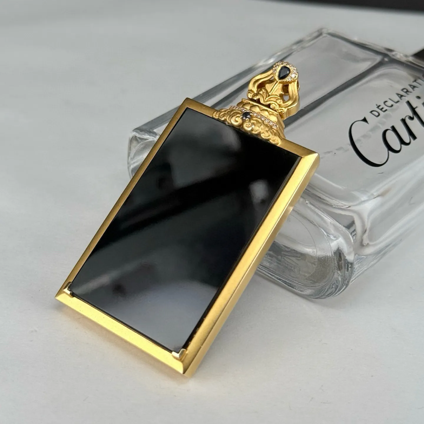 精品18k重金豪镶墨翠无事牌 种好色正 黑度极好 打灯通透 油性十足 尺寸65.1