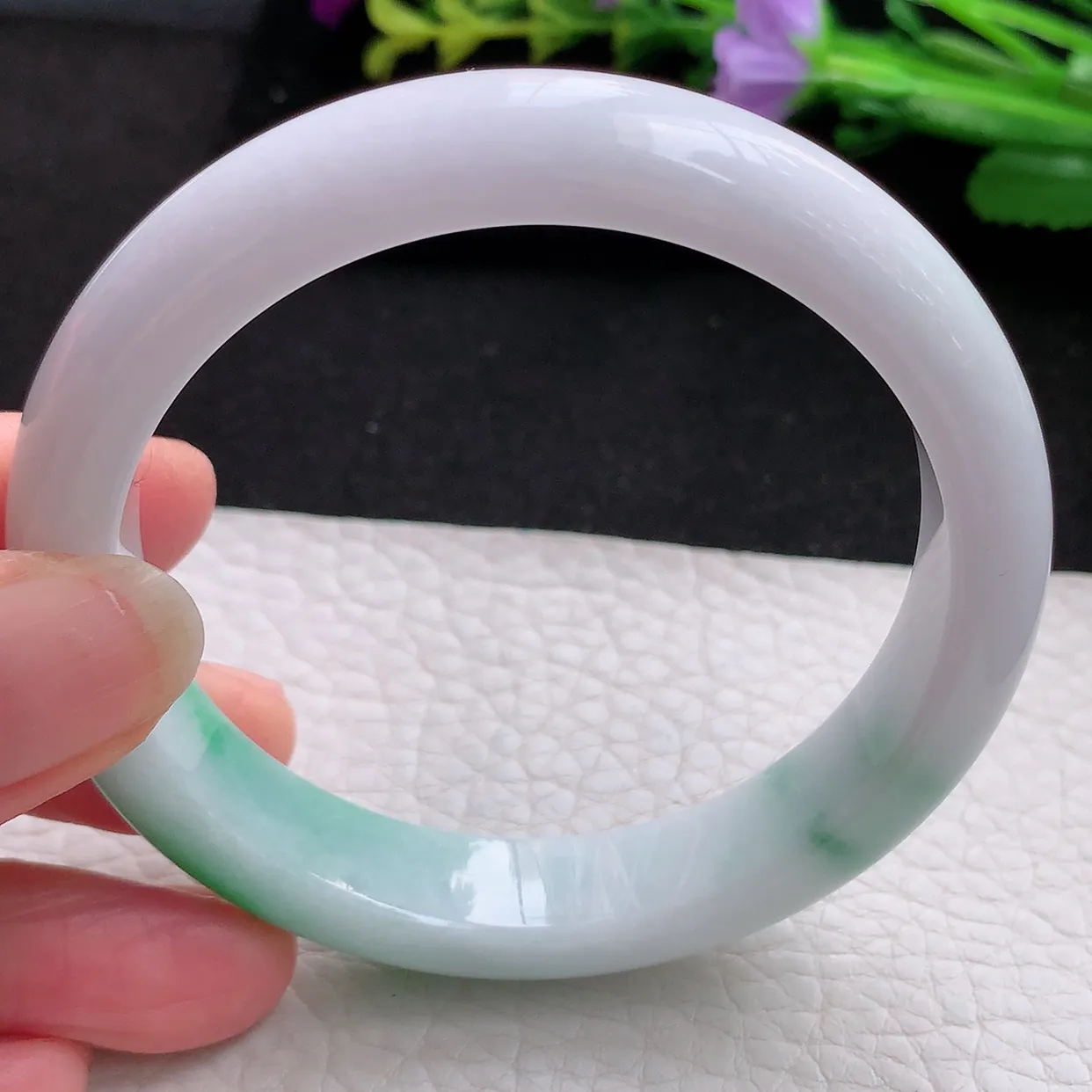 ee实拍56.5*11.6*8.3平安镯 天然翡翠A货白底青玉手镯宽边玉手环