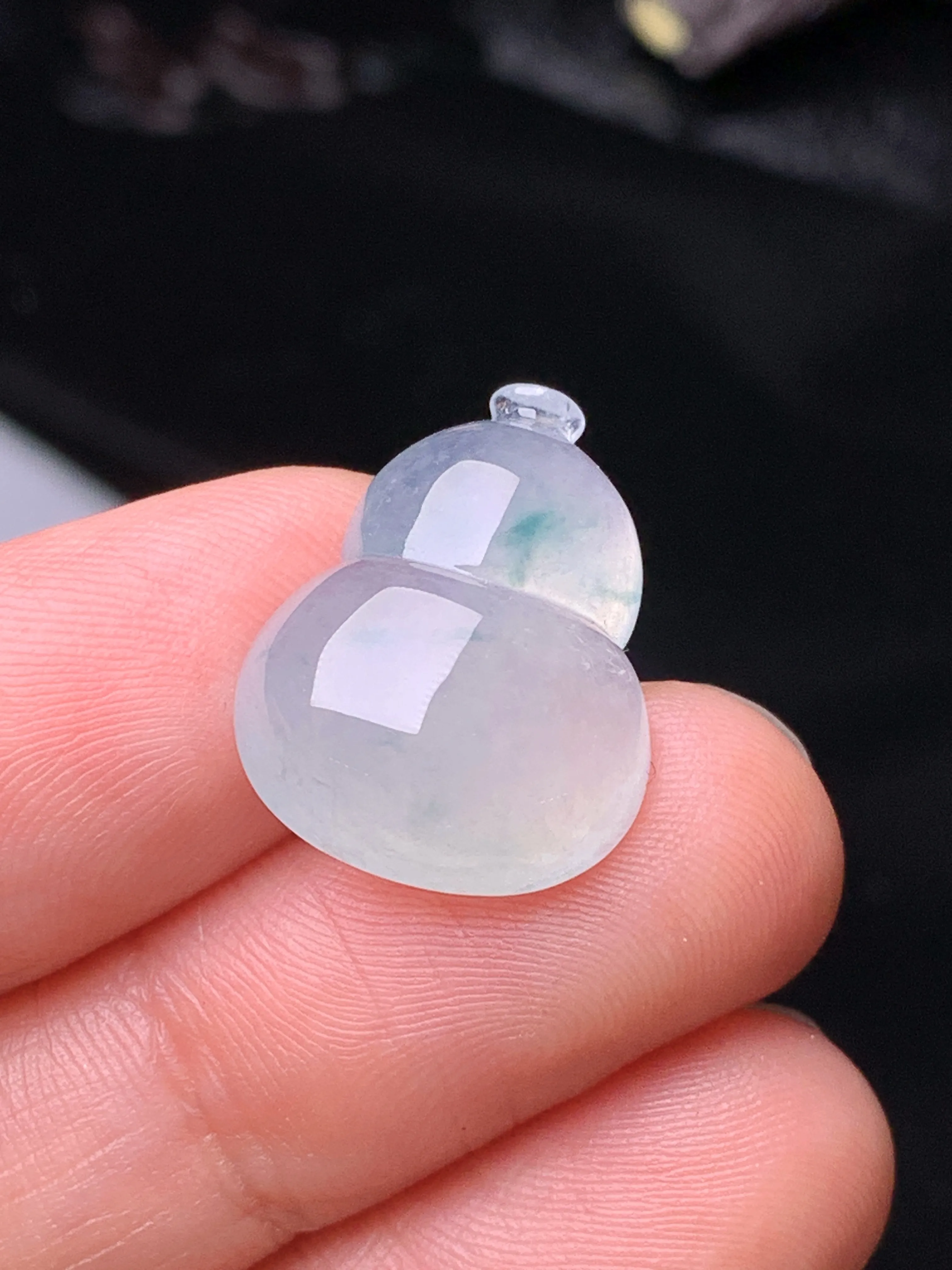 镶嵌款 冰种葫芦吊坠 玉质细腻 色泽清新艳丽 整体尺寸19*14.2*6.2