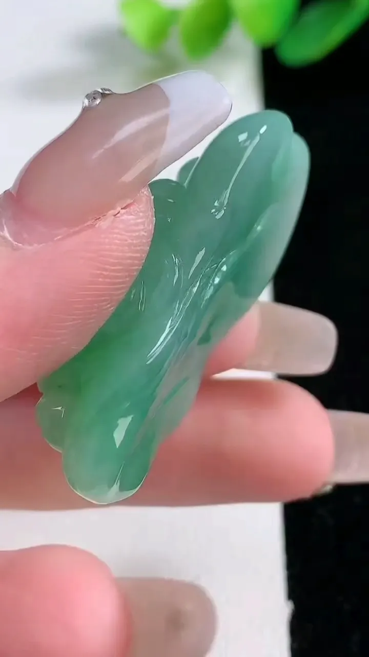 天然A货翡翠金蟾吊坠，尺寸40.5-22.5-19，重:18.27g 62
1月1日