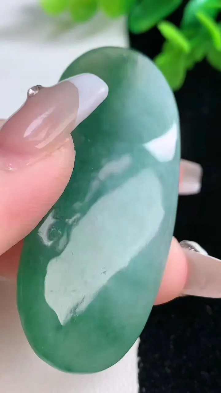 天然A货翡翠悟道吊坠，尺寸58.6-25-11.6，重量:28.97g
1月1日