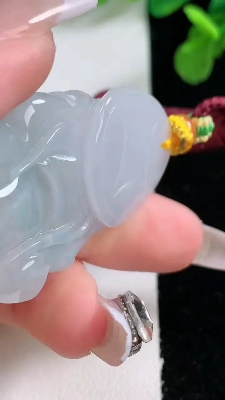 天然A货翡翠逍遥佛公吊坠，尺寸41-28.4-14，重量:29.80g
1月1日