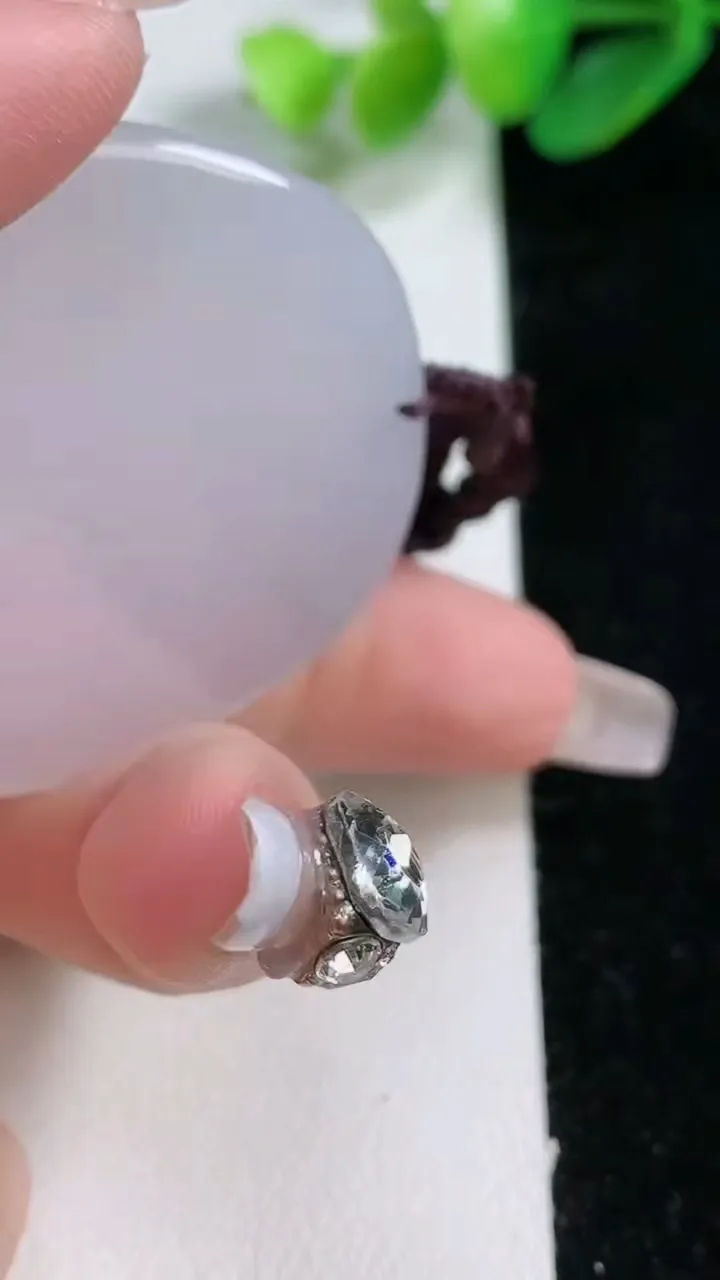 天然A货翡翠悟道吊坠，尺寸45.5-39.5-6，重:31.99g 573
1月1日