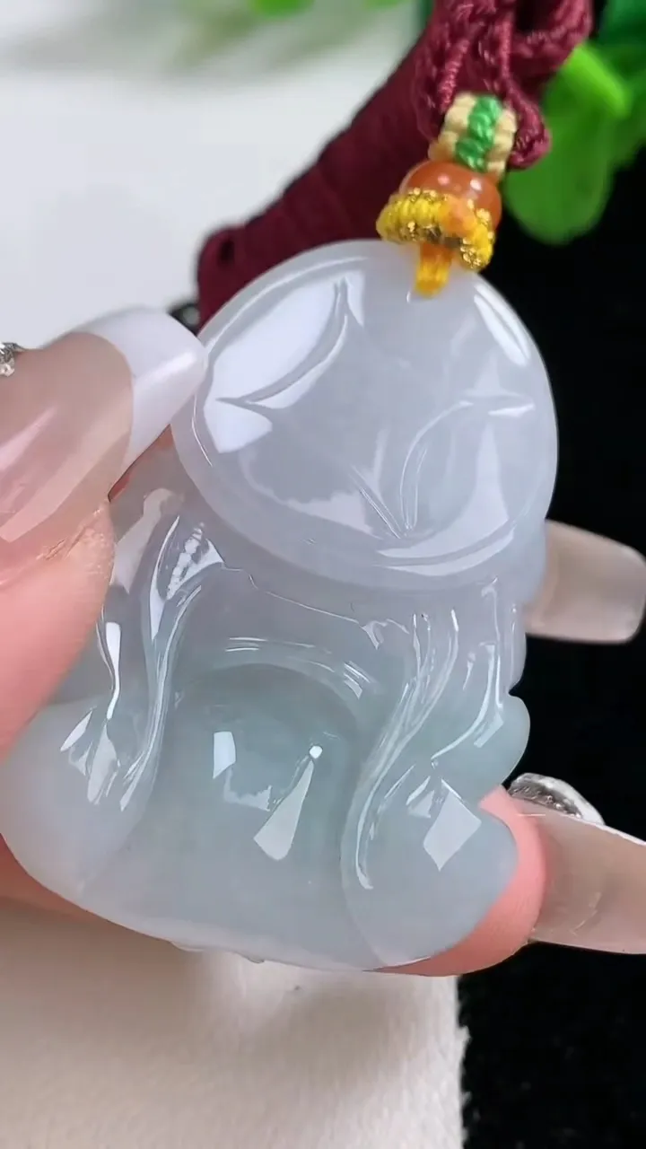 天然A货翡翠逍遥佛公吊坠，尺寸41-28.4-14，重量:29.80g
1月1日