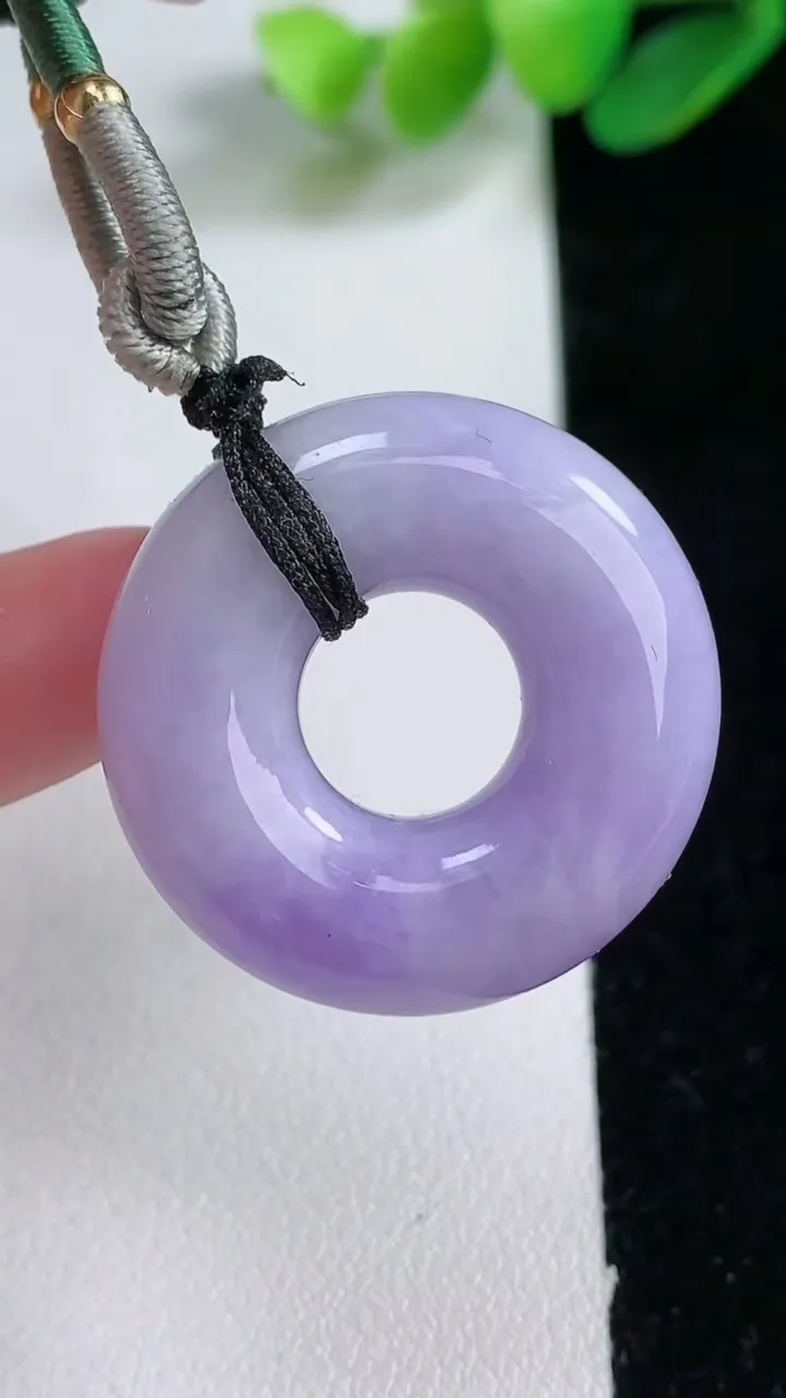 天然A货翡翠紫罗兰平安环吊坠，尺寸29.9-9.6，重:47.62g 0
1月1日