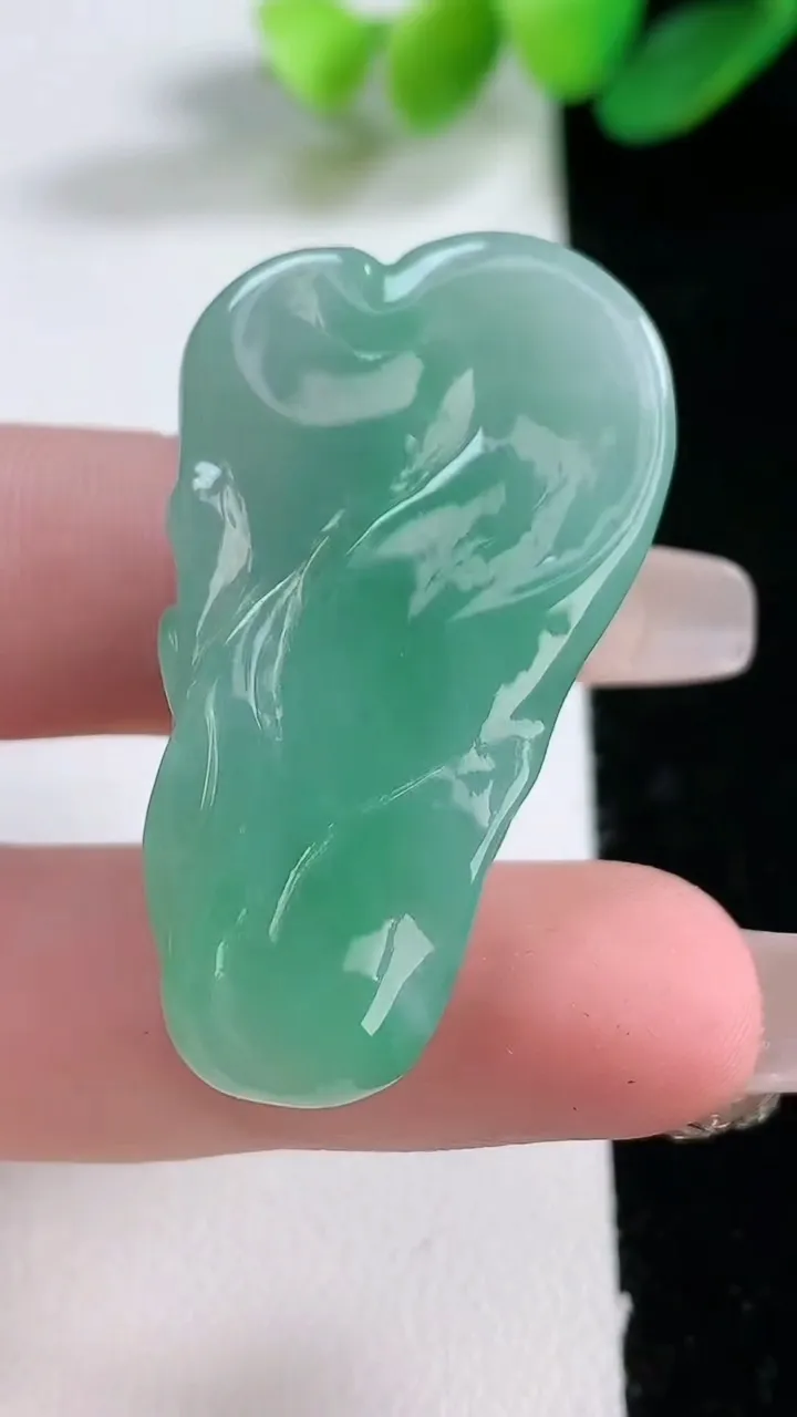 天然A货翡翠金蟾吊坠，尺寸40.5-22.5-19，重:18.27g 62
1月1日