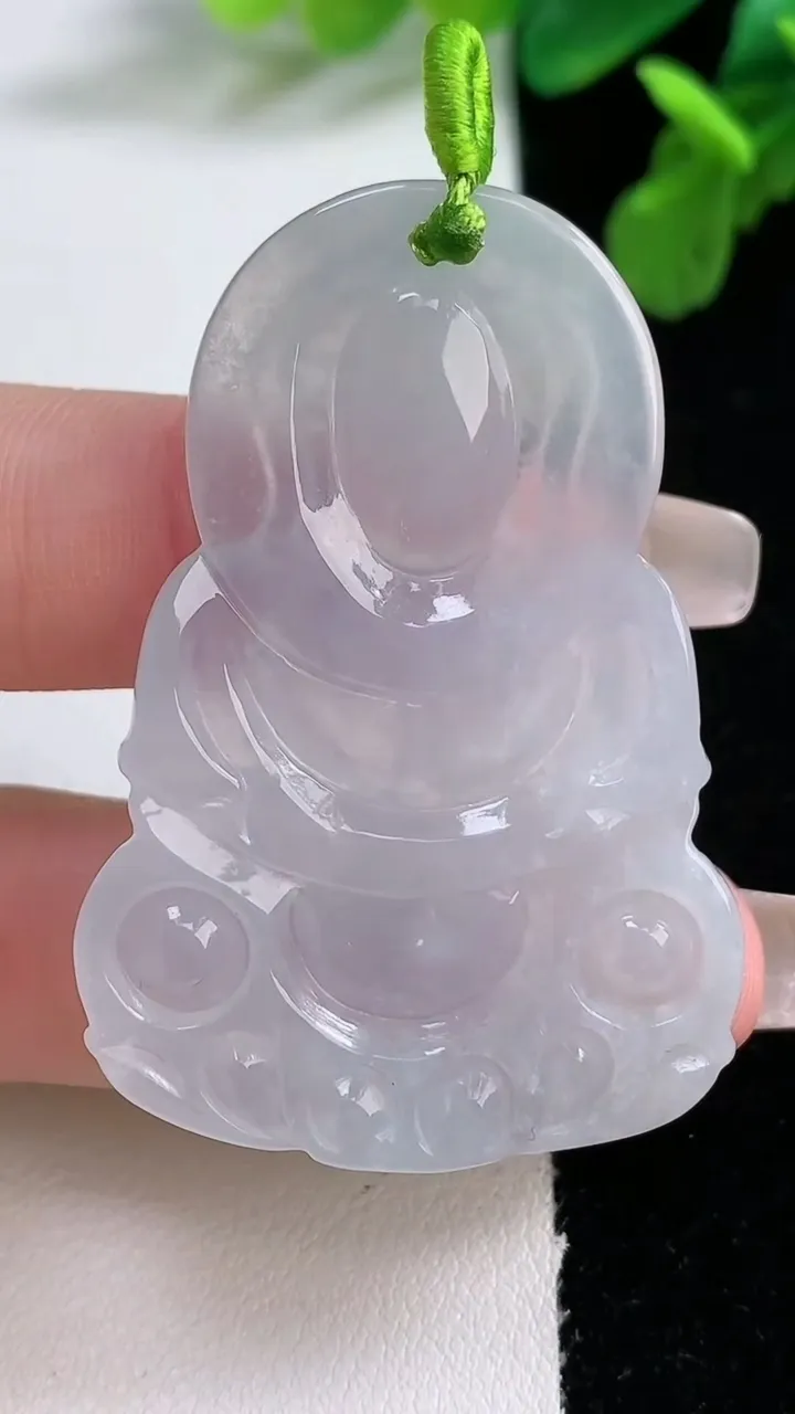 天然A货翡翠观音菩萨吊坠，尺寸49-33.3-4.6，重量:14.10g
1月1日