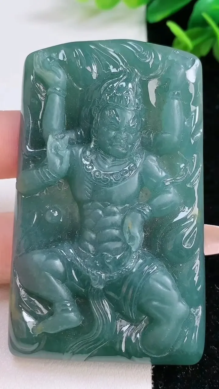 天然A货翡翠不动明王吊坠，尺寸71-43-10，重:59.08g 002
1月1日