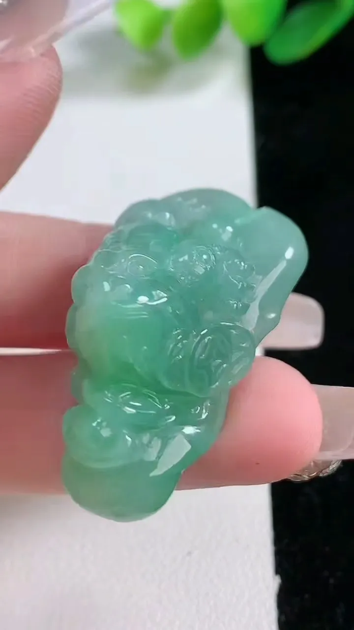 天然A货翡翠金蟾吊坠，尺寸40.5-22.5-19，重:18.27g 62
1月1日