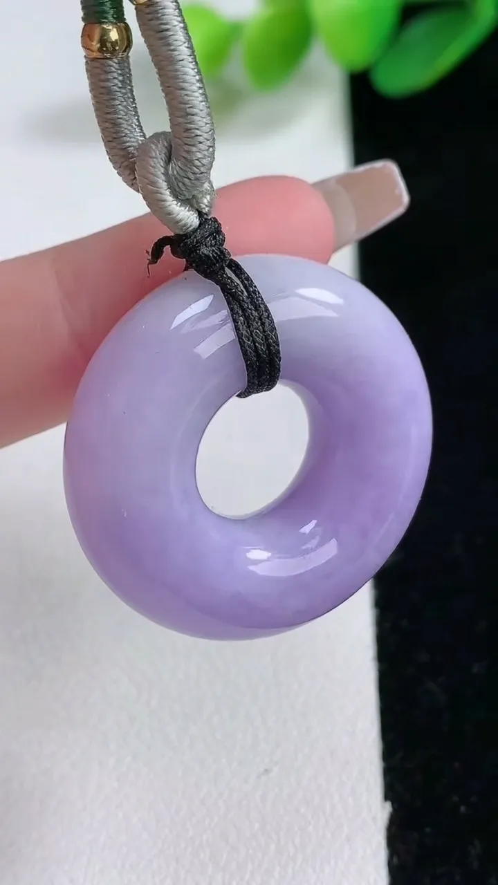 天然A货翡翠紫罗兰平安环吊坠，尺寸29.9-9.6，重:47.62g 0
1月1日