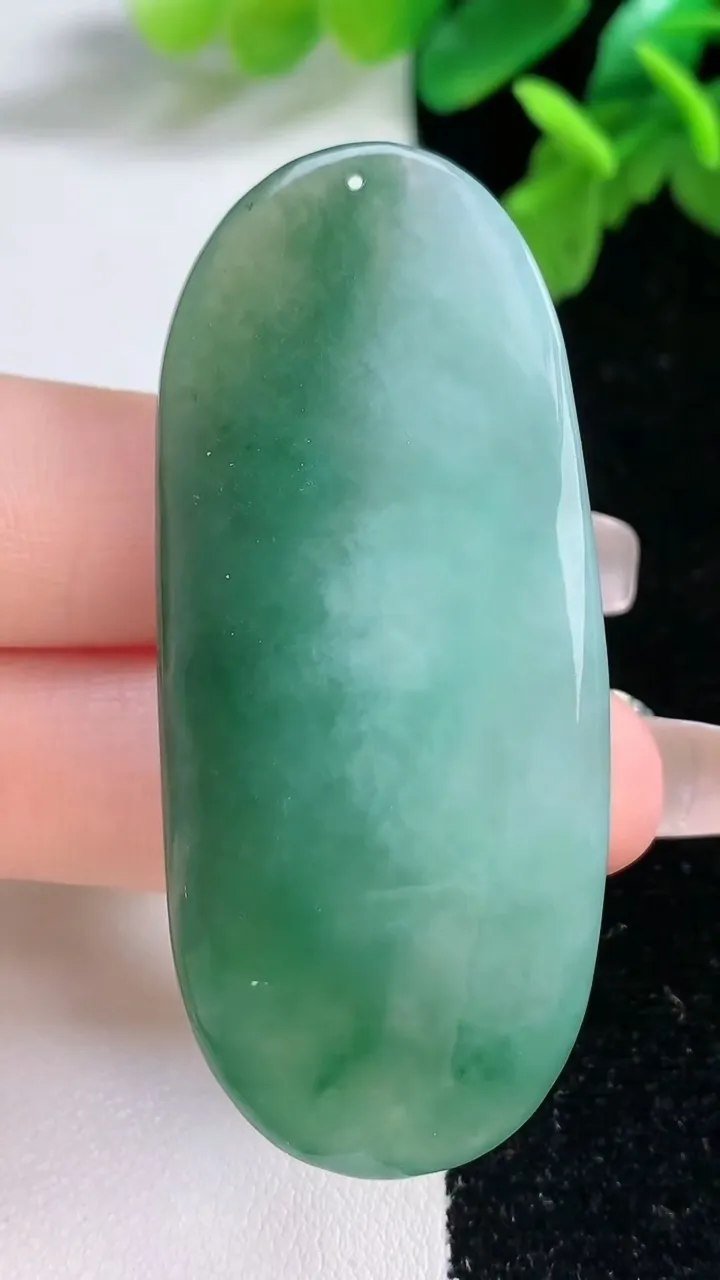 天然A货翡翠悟道吊坠，尺寸58.6-25-11.6，重量:28.97g
1月1日