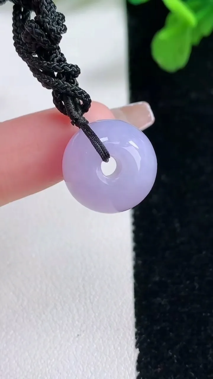 天然A货翡翠紫罗兰路路通吊坠，尺寸14.6-12.5，重量:6.33g
1月1日