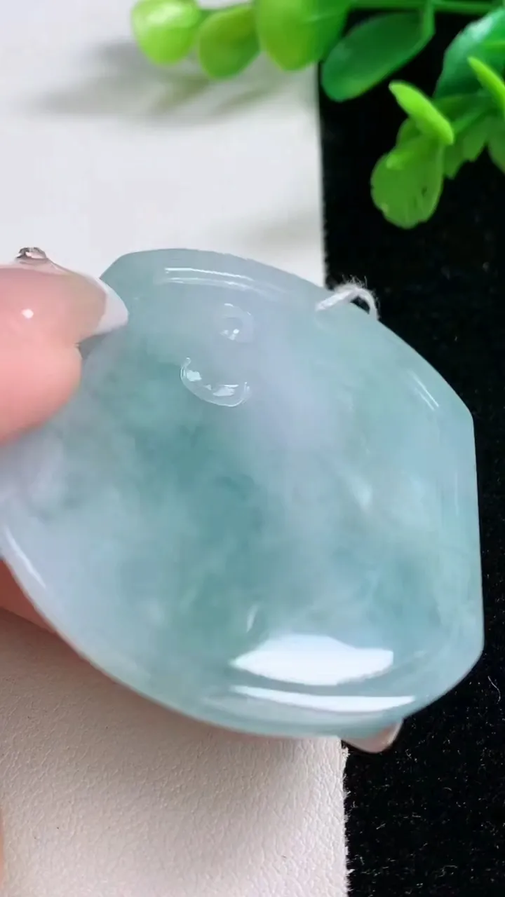 天然A货翡翠飘花文殊菩萨吊坠，尺寸58-47.8-5.6，重量:34.25g
1月1日