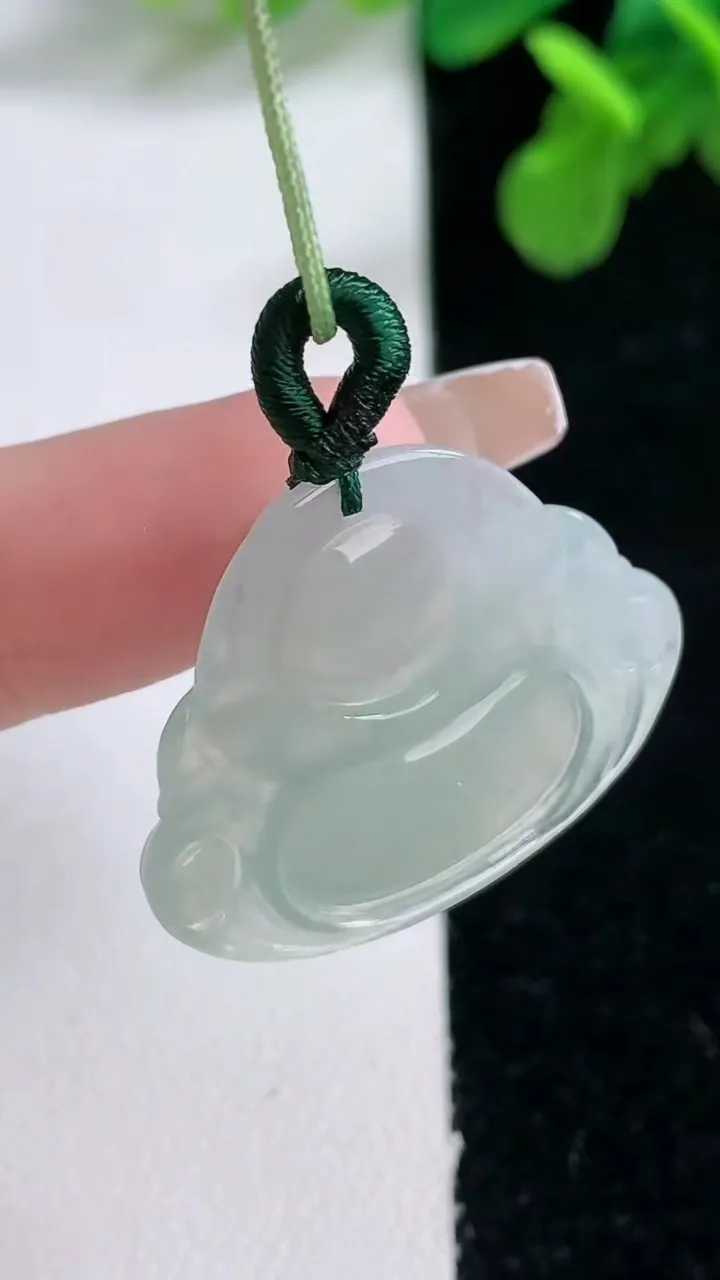 天然A货翡翠佛公吊坠，尺寸24.4-28.5-5，重量:5.28g
1月1日