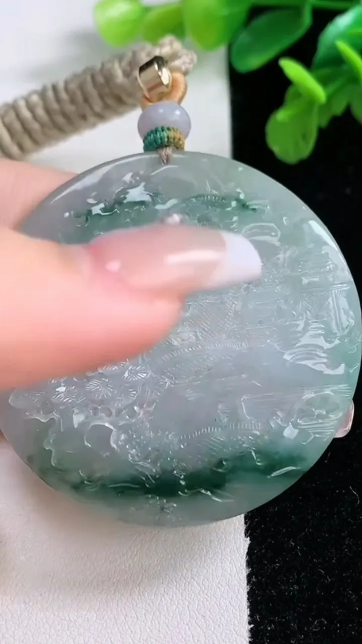 天然A货翡翠牌吊坠，尺寸51.4-5.7，重量:36.31g
1月1日