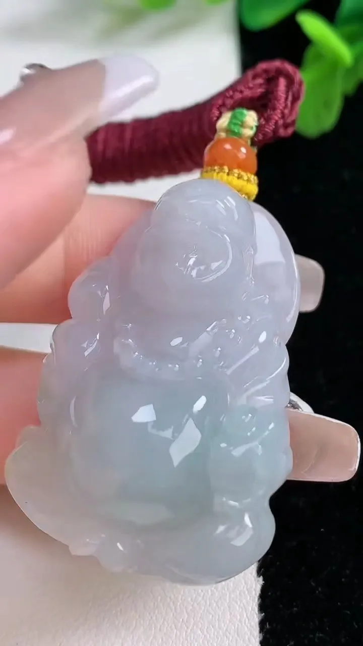 天然A货翡翠逍遥佛公吊坠，尺寸41-28.4-14，重量:29.80g
1月1日