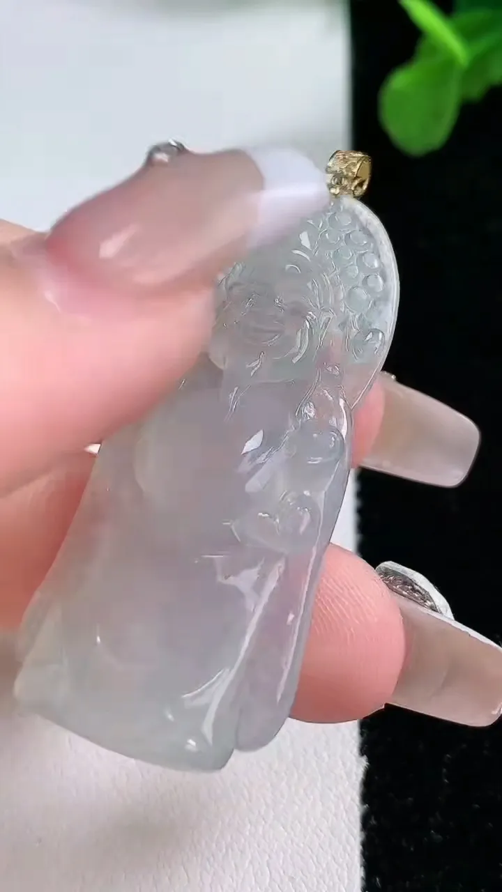 天然A货翡翠种白冰财神爷吊坠，尺寸45-21.6-5，重:8.61g 116
1月1日