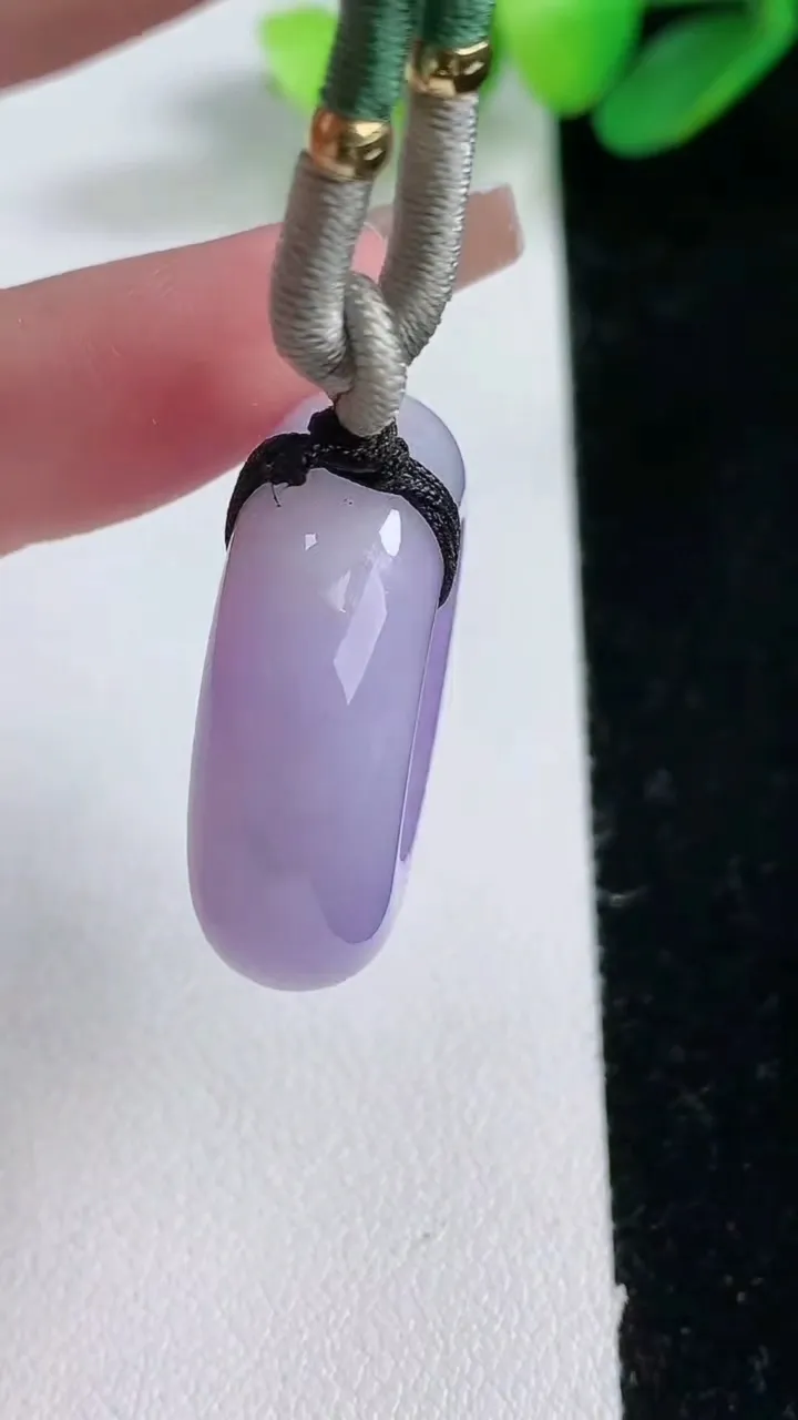 天然A货翡翠紫罗兰平安环吊坠，尺寸29.9-9.6，重:47.62g 0
1月1日