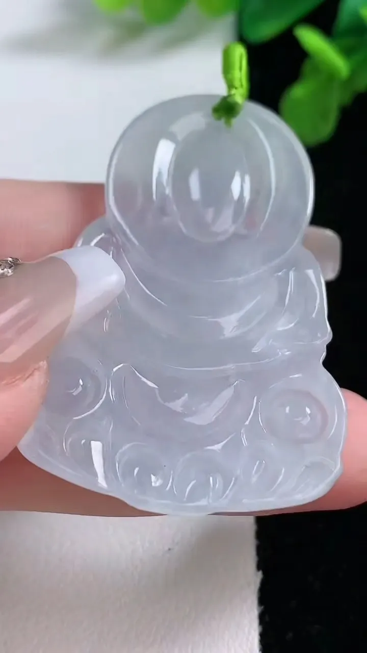 天然A货翡翠观音菩萨吊坠，尺寸49-33.3-4.6，重量:14.10g
1月1日