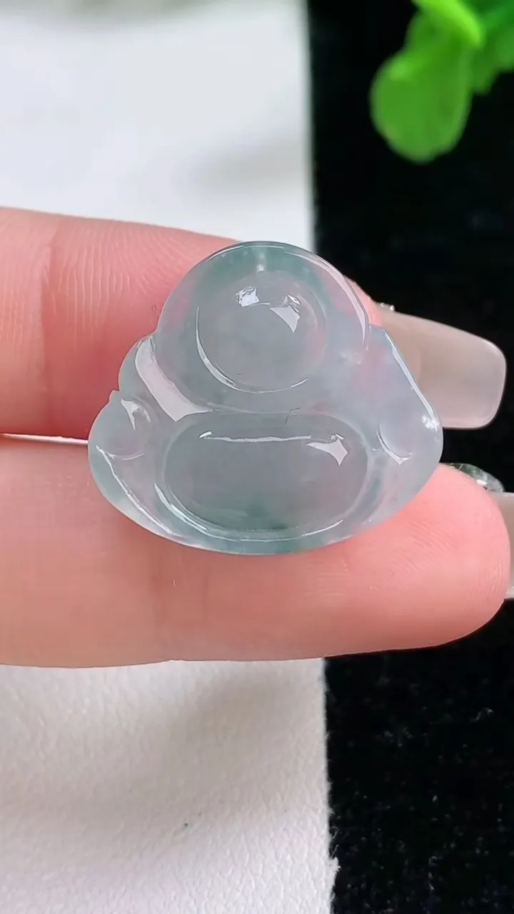 天然A货翡翠冰种飘花佛公吊坠，尺寸19.8-22.7-5，重量:3.34g
1月1日