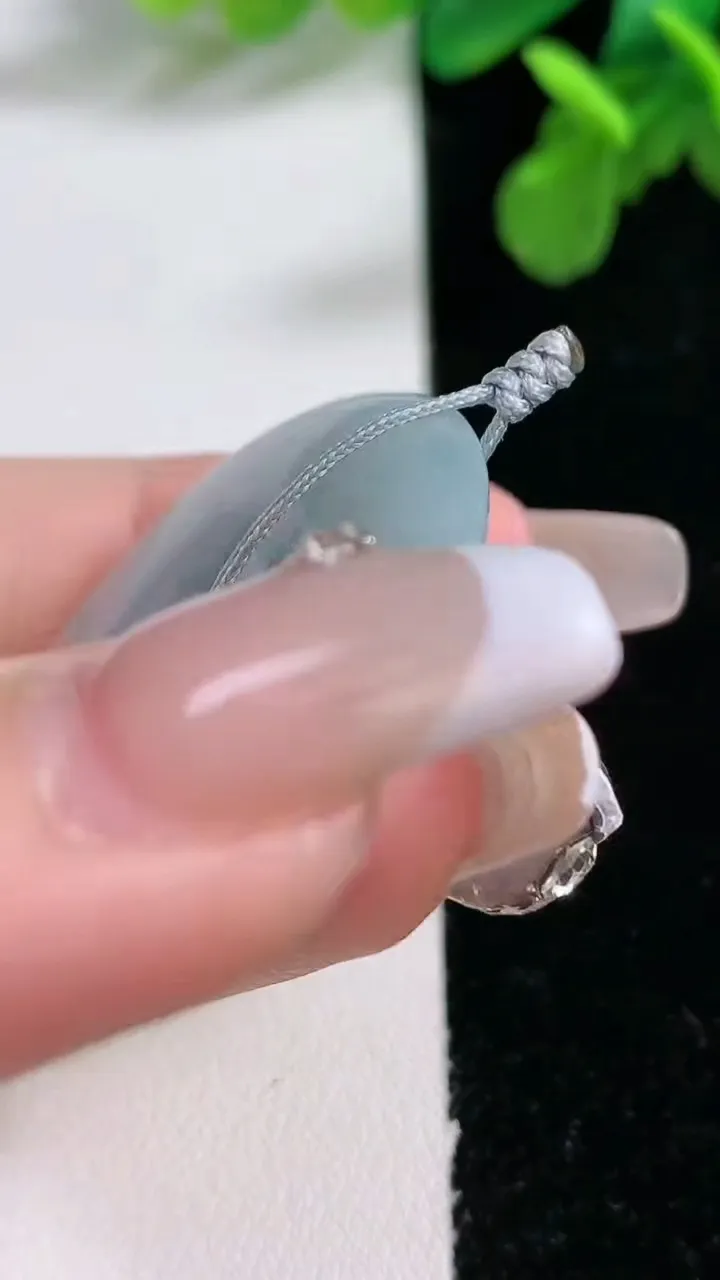 天然A货翡翠冰种飘花平安扣吊坠，尺寸33.4-4.5，重量:11.49g
1月1日