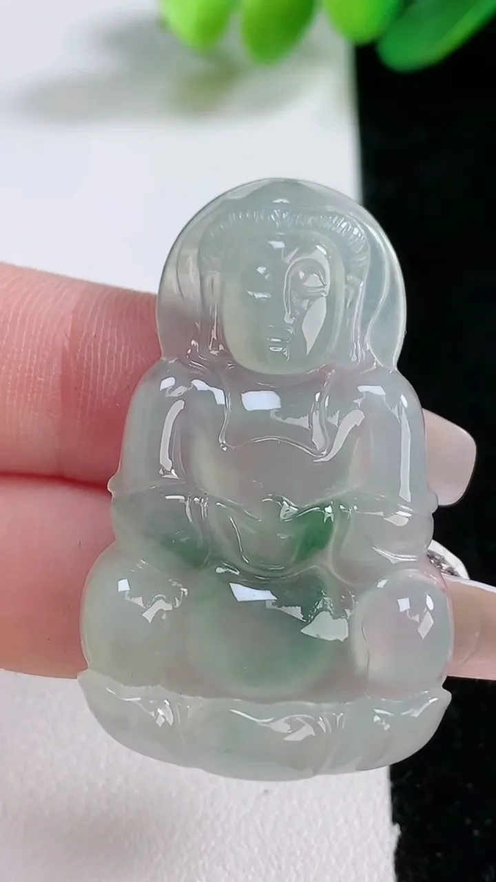 天然A货翡翠观音菩萨吊坠，尺寸43-26.2-4.6，重:8.88g 123
1月1日