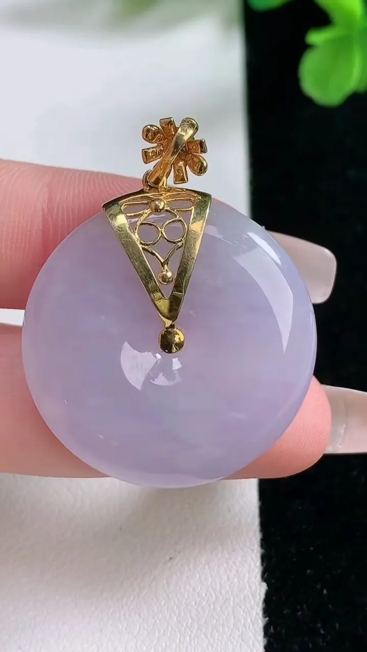 天然A货翡翠种紫罗兰平安扣吊坠，尺寸29.3-5.6，重量:11.79g
1月2日