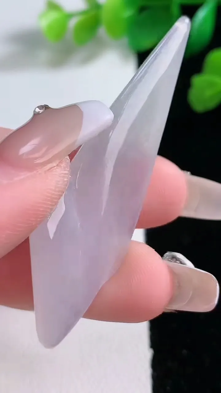 天然A货翡翠悟道吊坠，尺寸58.6-17.6-8，重:13.30g
1月2日