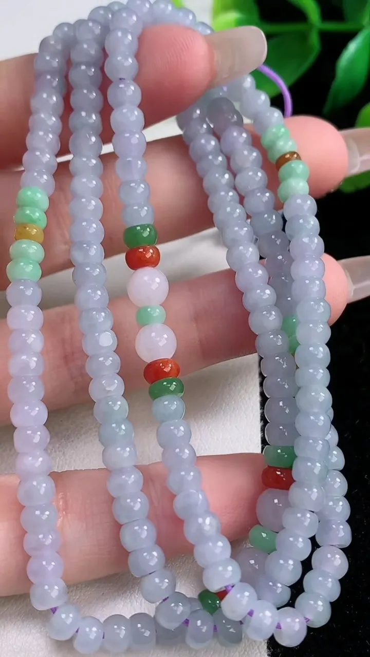天然A货翡翠紫罗兰算盘珠项链196颗，尺寸5-2.6，重量:29.44g
1月2日