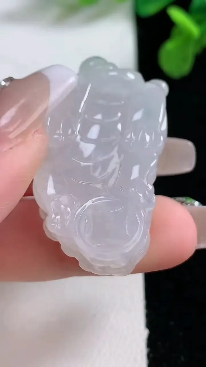 天然A货翡翠貔貅吊坠，尺寸39.4-21-11.8，重量:19.72g
1月2日