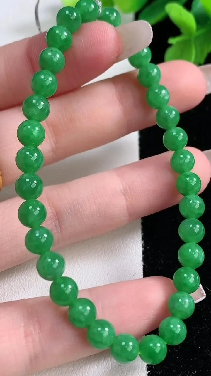 天然A货翡翠小米圆珠手串32颗，尺寸5.8，重量:11.09g1月2日
工厂直销收藏佳品,种好水足，
