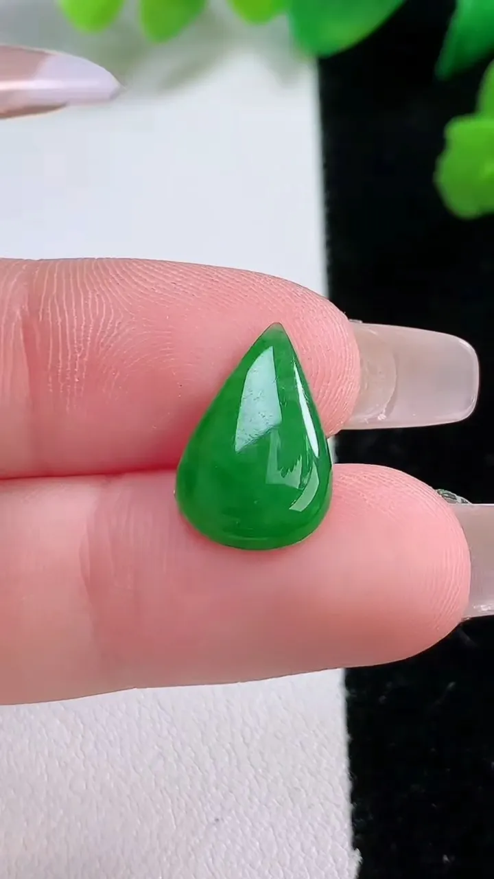 天然A货翡翠水滴镶嵌件，尺寸15.3-10.2-3.5，重:0.89g
1月2日
