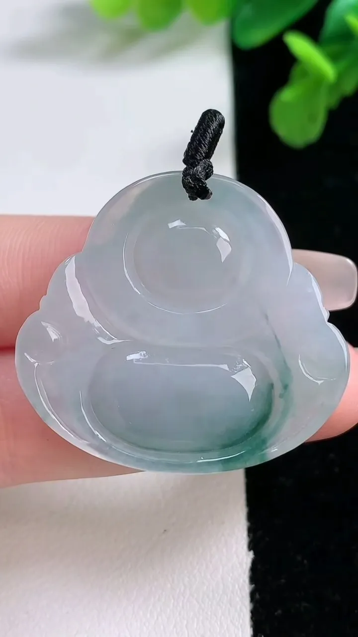 天然A货翡翠冰种飘花佛公吊坠，尺寸32.3-35.3-7，重量:12.16g
1月2日