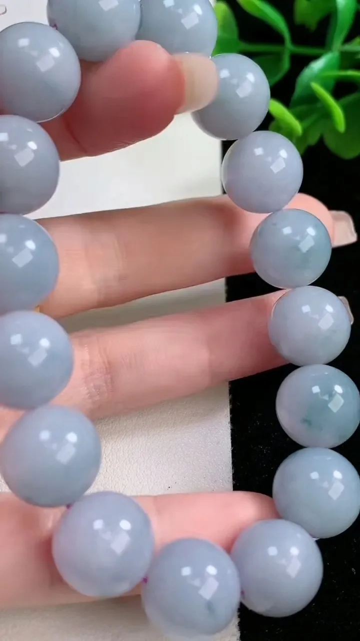 天然A货翡翠紫罗兰 飘花圆珠手串16颗，尺寸13.2，重量:63.00g1月2日
工厂直销收藏佳品,