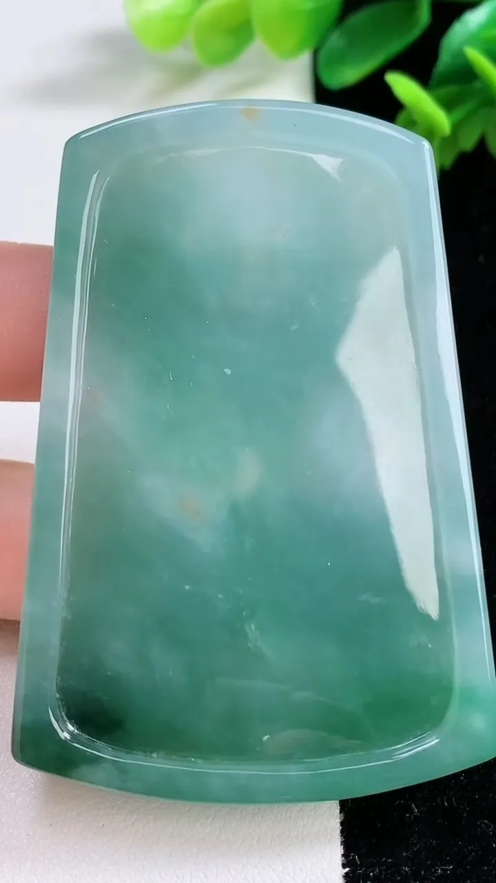 天然A货翡翠文殊菩萨吊坠，尺寸64.2-44.7-8.6，重量:49.20g
1月2日