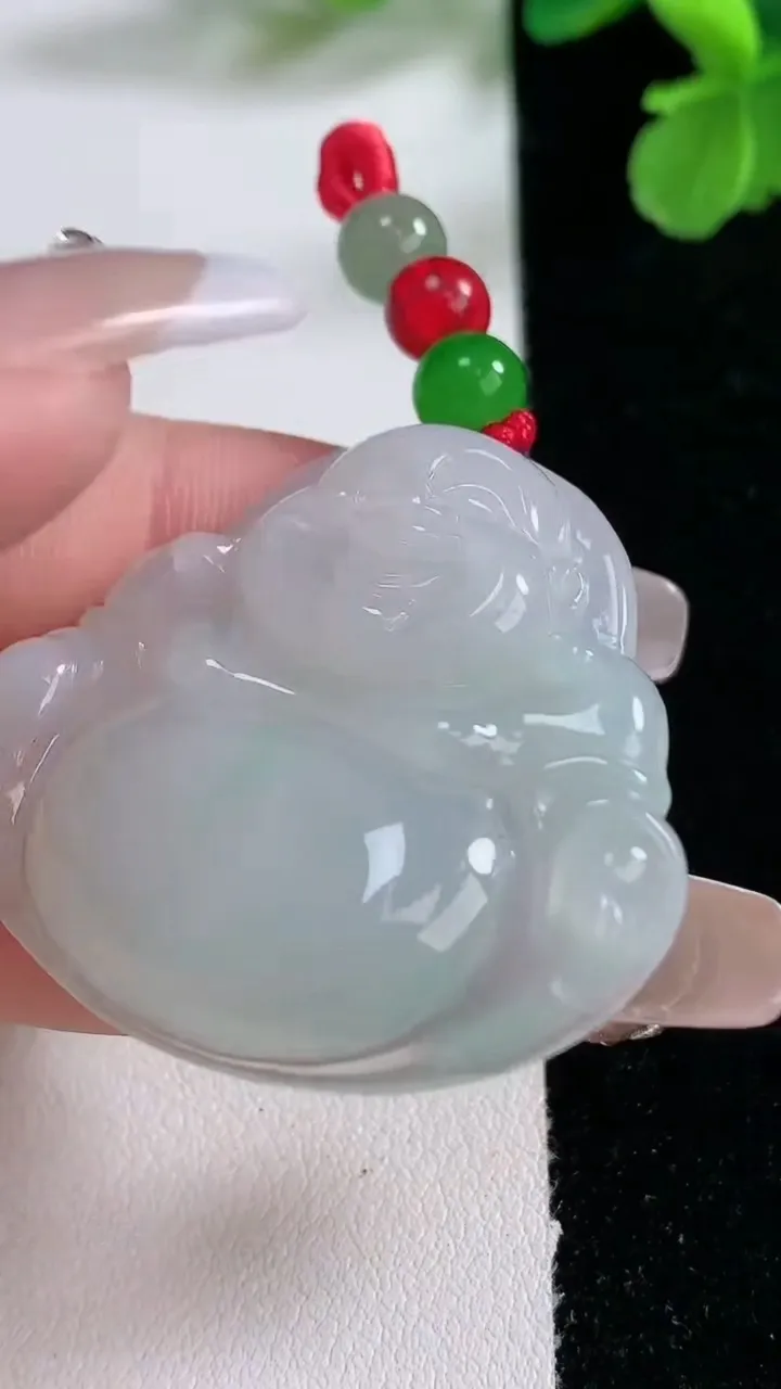 天然A货翡翠佛公吊坠，尺寸36.6-40-6.2，重量:15.17g
1月2日