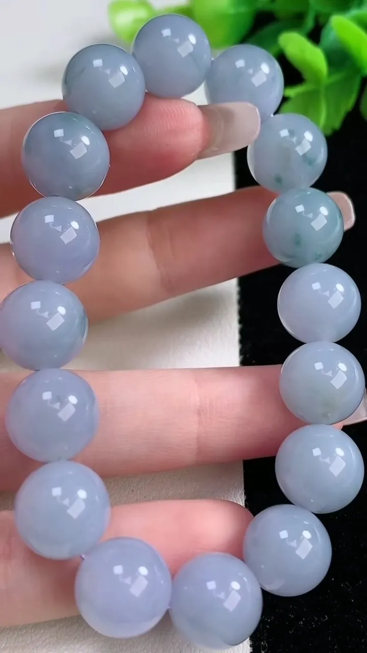 天然A货翡翠种紫罗兰 飘花圆珠手串16颗，尺寸11.8，重量:44.82g1月2日
工厂直销收藏佳品,种好水足，色泽均匀，有种有色，上手高大气！